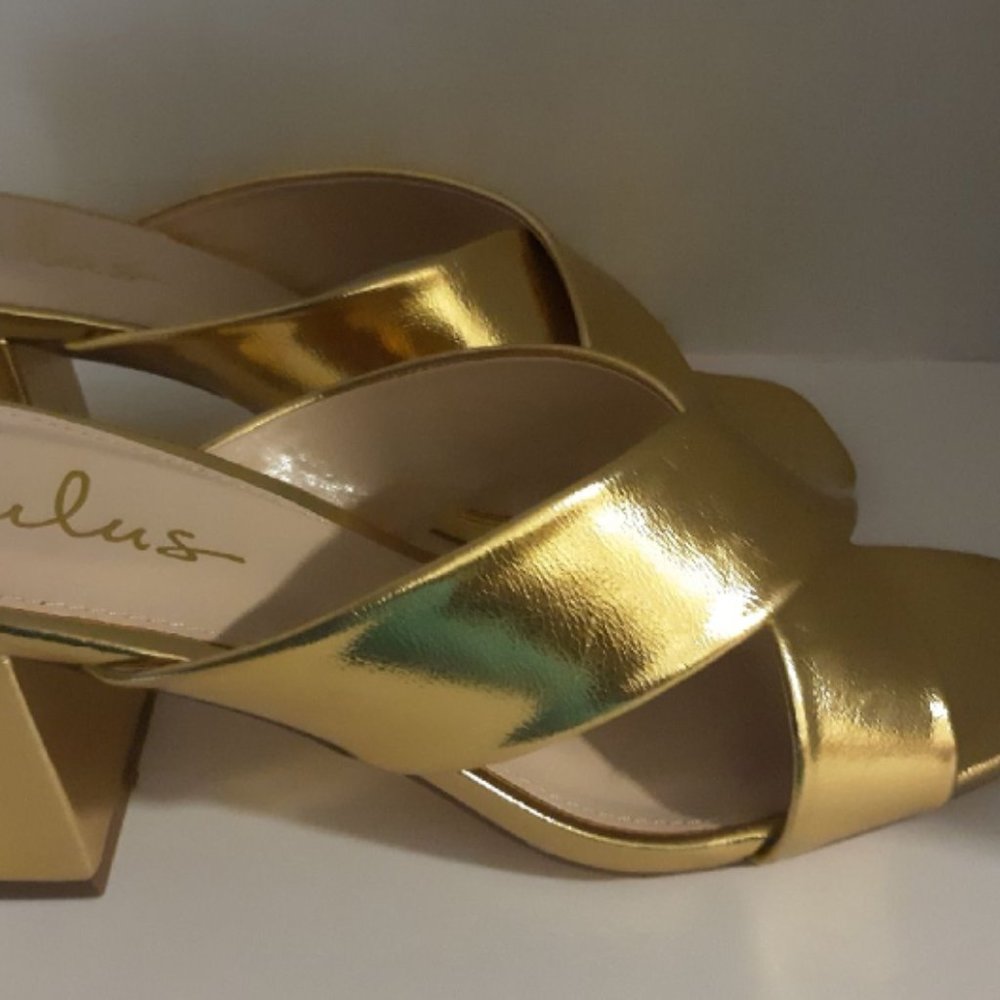 _____SOLD______Gorgeous Lulus Metallic Gold Sandals Shoes sz 10M